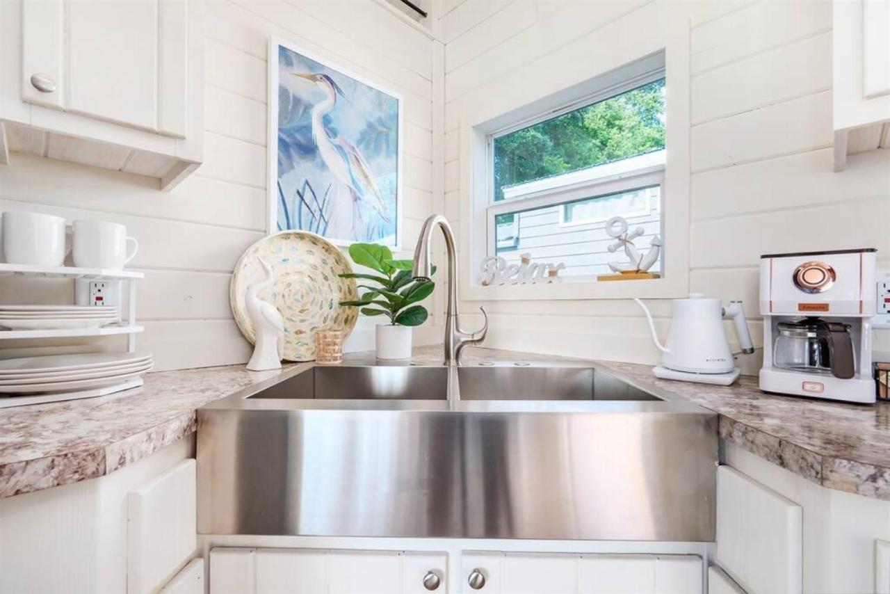 4 Heron Haus, Luxury Tiny House, Pet Friendly, Mins To Downtown Guntersville Exterior photo
